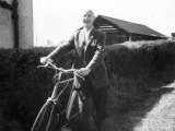 27.-1965-Mr-Burgess-Budgie
